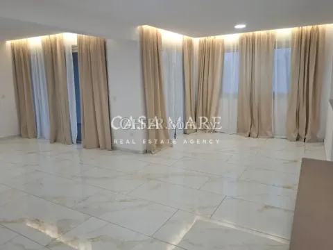 3-Bedroom Apartment in Acropolis - 8