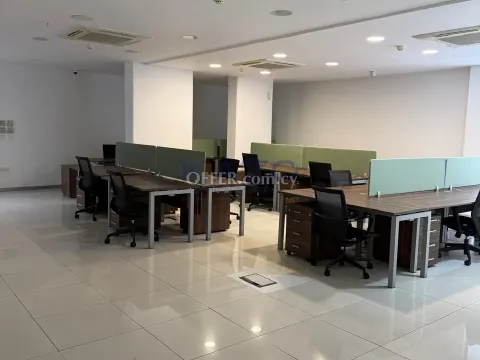 Spacious Office for Rent in Central Mesa Geitonia - 12