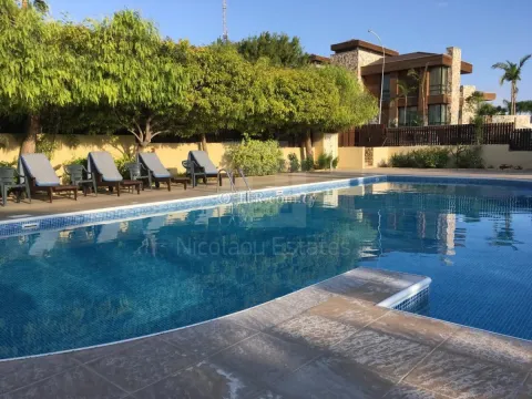 Investment opportunity for a 2bd maisonette next to the beach - 9