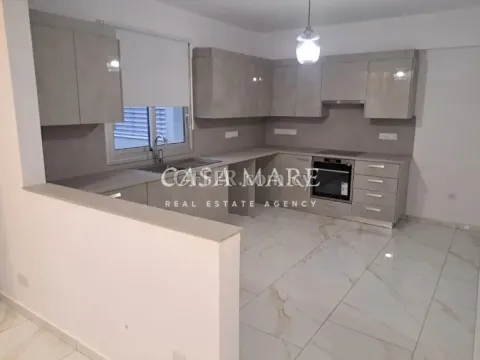 3-Bedroom Apartment in Acropolis - 7