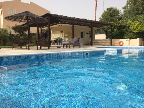 Investment opportunity for a 2bd maisonette next to the beach - 8