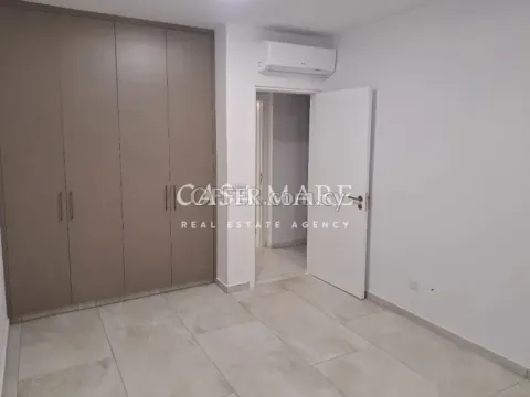 3-Bedroom Apartment in Acropolis - 6