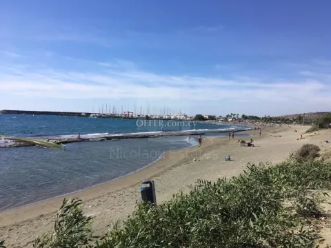 Investment opportunity for a 2bd maisonette next to the beach - 6