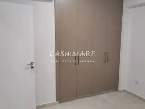 3-Bedroom Apartment in Acropolis - 4