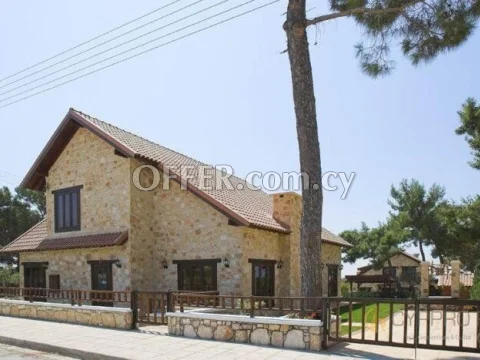 4 Bedroom Villa in Souni - 2