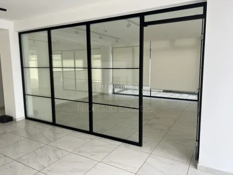 Large office for rent in city centre. - 2