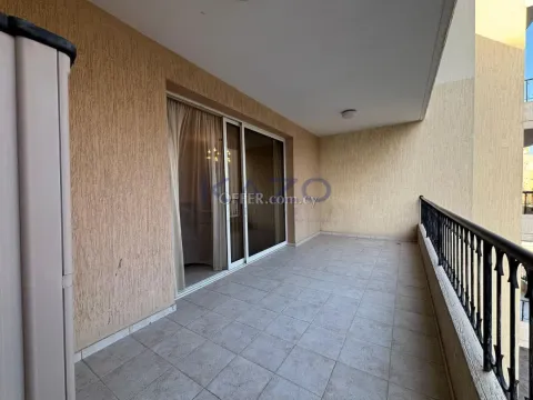 Spacious Apartment with Three Bedrooms in Mesa Geitonia - 2
