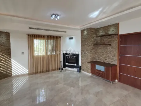 LARGE THREE BEDROOM UPPER HOUSE WITH ROOF GARDEN IN PANTHEA - Main Photo