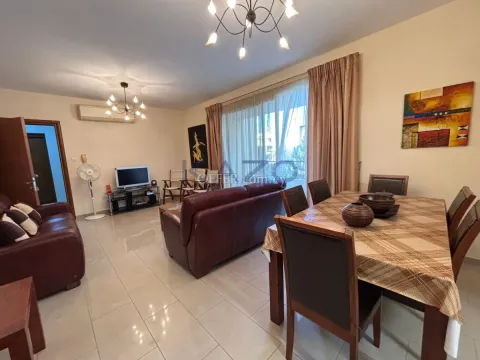 Spacious Apartment with Three Bedrooms in Mesa Geitonia - 12