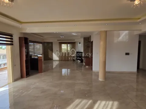 LARGE THREE BEDROOM UPPER HOUSE WITH ROOF GARDEN IN PANTHEA - 11