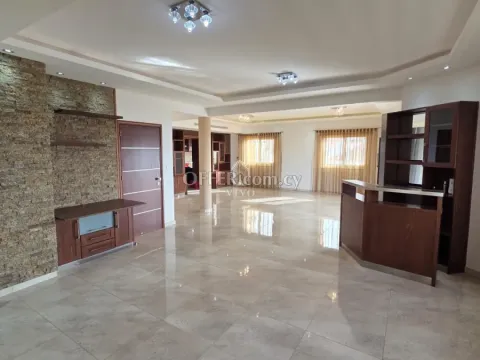 LARGE THREE BEDROOM UPPER HOUSE WITH ROOF GARDEN IN PANTHEA - 9