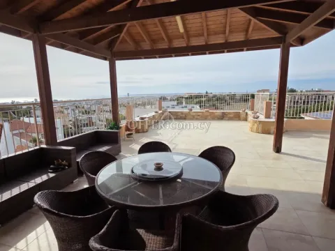 LARGE THREE BEDROOM UPPER HOUSE WITH ROOF GARDEN IN PANTHEA - 5