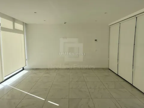 Large office for rent in city centre. - 4