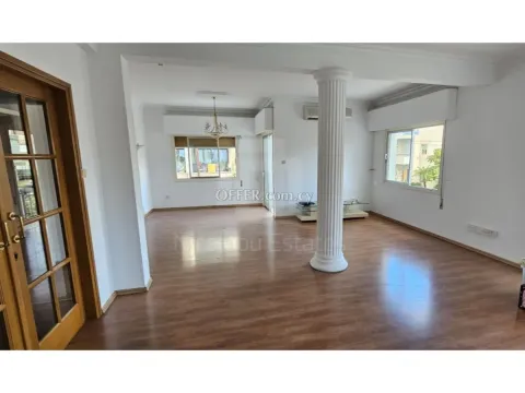 Large upper floor apartment 150m2 in Agios Nicolaos - Main Photo