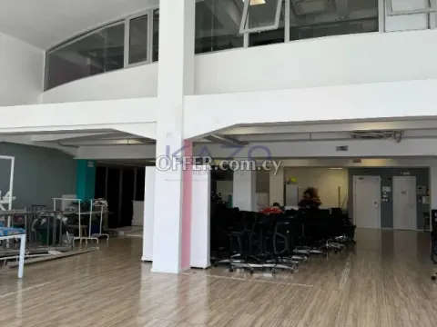 Ground Floor Mixed Use Commercial Space in Thriving Agios Athanasios - 12