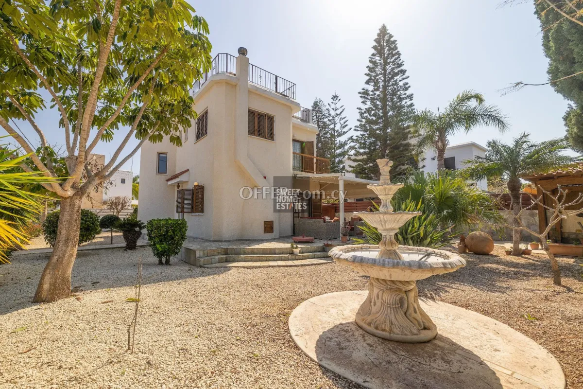4-Bedroom Villa with Roof Garden and Title Deeds in Protaras - 1