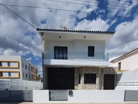 3-bedroom Detached Villa 193 sqm in Livadia - 13