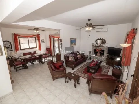 4-Bedroom Villa with Roof Garden and Title Deeds in Protaras - 20