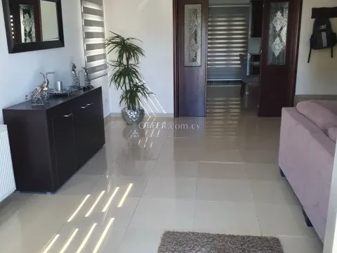 3-bedroom Detached Villa 193 sqm in Livadia - 11