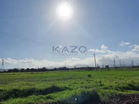 Large Residential Field Plot of 2342 m2 in Peaceful Peristerona - Main Photo