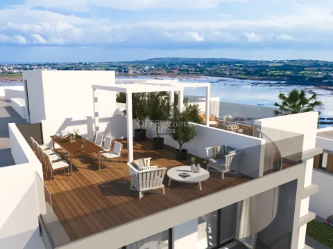 Stylish Two Bedroom Apartment with Roof Garden in Sotira