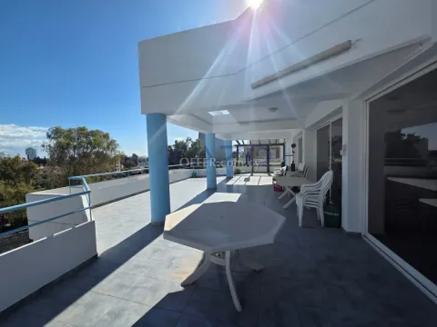 Spacious Four Bedroom Top Floor Apartment Neapolis - Main Photo
