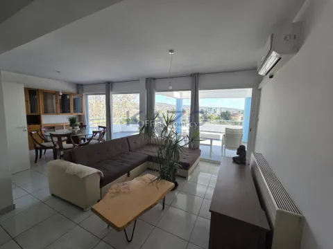 Spacious Four Bedroom Top Floor Apartment Neapolis - 13