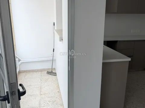 SPACIOUS THREE BEDROOM UPPER FLOOR RESIDENCE IN NAFI LIMASSOL CENTRE - 8
