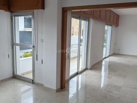 SPACIOUS THREE BEDROOM UPPER FLOOR RESIDENCE IN NAFI LIMASSOL CENTRE - 5