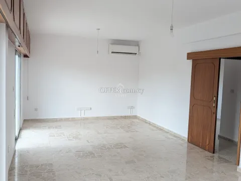 SPACIOUS THREE BEDROOM UPPER FLOOR RESIDENCE IN NAFI LIMASSOL CENTRE - 4