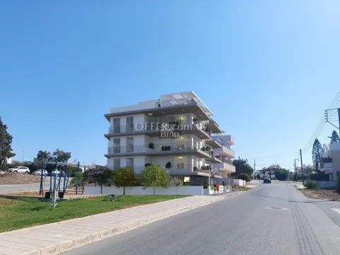 Modern Two Bedroom Apartment with  Roof Garden in Deryneia - 5