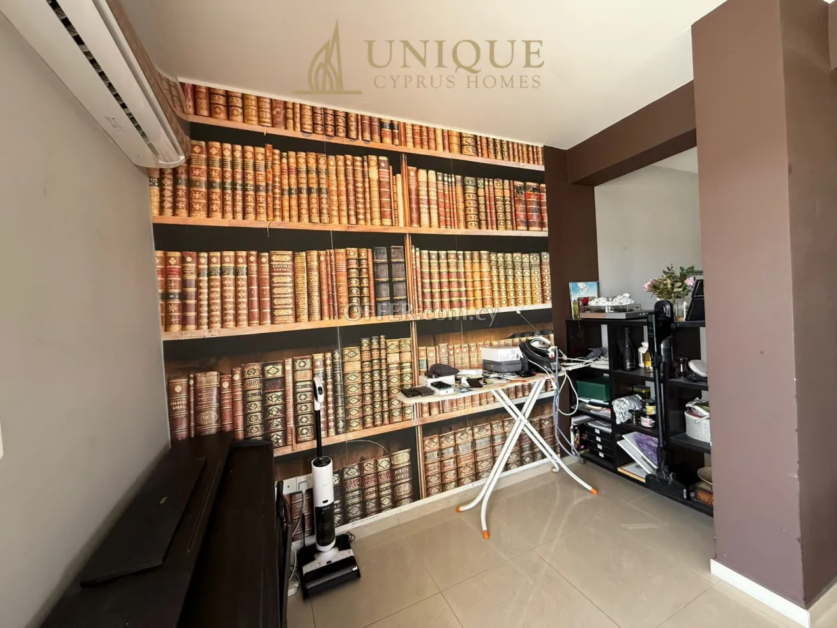 Furnished Three Bedroom Penthouse in Central Paphos with beautiful 360-degree panoramic view - 9