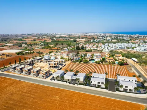 Stunning Four Bedroom Villa in Pernera - 2