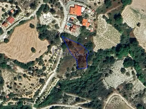 Large Residential Field 1208 m2 in Agios Georgios - Main Photo