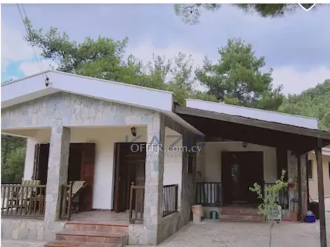Spacious Four Bedroom House in Green Platres Village - Main Photo