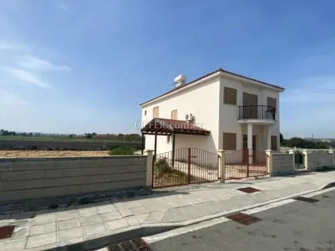 3-bedroom Detached Villa 200 sqm in Livadia - Main Photo