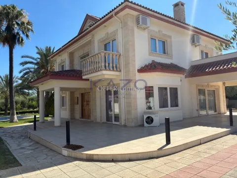 Spacious Five Bedroom Villa in Green Pyrgos Area - 13
