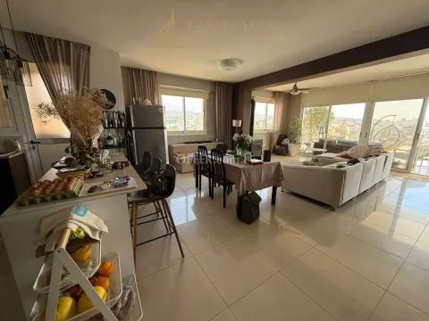 Furnished Three Bedroom Penthouse in Central Paphos with beautiful 360-degree panoramic view - 11