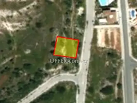 3 ADJACENT RESIDENTIAL PLOTS OF 1887 M2 IN ERIMI - 2