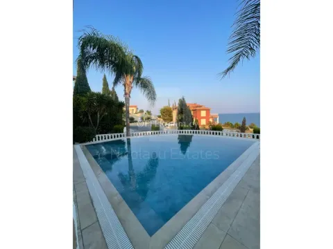Charming villa with sea view walking distance to the beach - Main Photo
