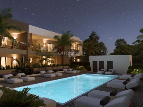 1-Bedroom Ground Floor Apartment with Garden and Communal Pool - 3