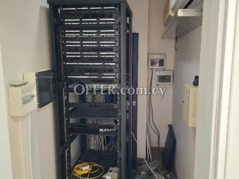 Commercial office with office furniture can accommodate office staff - 4