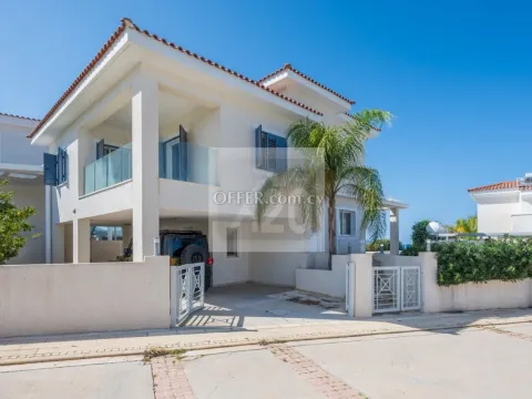 Detached Villa in Latchi - 11