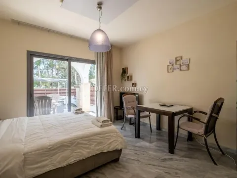 Studio apartment with jacuzzi in Latchi Paphos - 2