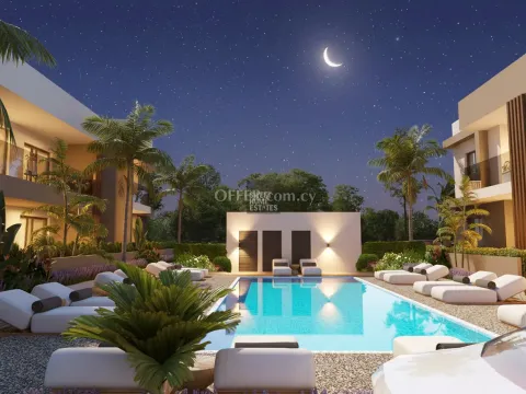 3-Bedroom Ground Floor Apartment with Large  Garden and Communal Pool - 6
