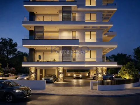 Beautiful Paralimni Penthouse Apartment with Elevator Access - 13