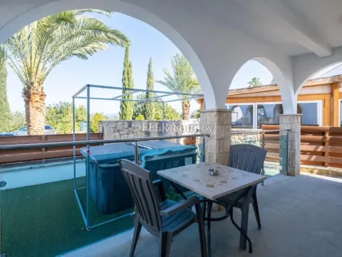 1 bedroom apartment with jacuzzi in Latchi Paphos - 8