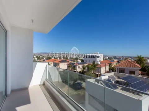ONE BEDROOM APARTMENT WITH COMMUNAL ROOF GARDEN IN - 9