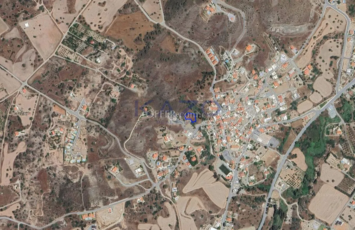 Large 837 m2 Field for Sale Monagroulli Village (Right of Way) - 2