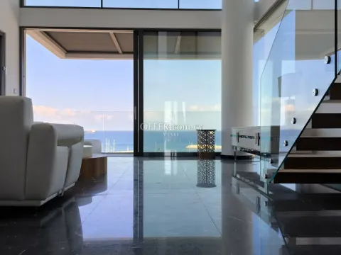 READY THREE BEDROOM SEA VIEW APARTMENT JUST 1 MINUTE AWAY FROM FINIKOUDES